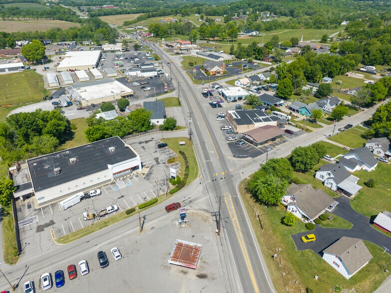 621 McMurry Blvd E, Hartsville, TN à vendre - Photo du bâtiment - Image 2 de 14