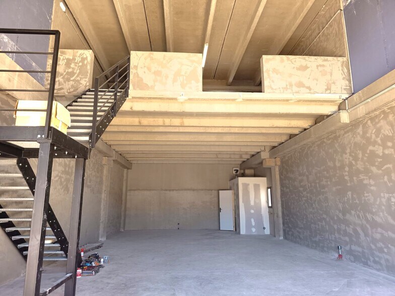 Flex in La Seyne-sur-Mer for lease - Interior Photo - Image 2 of 8