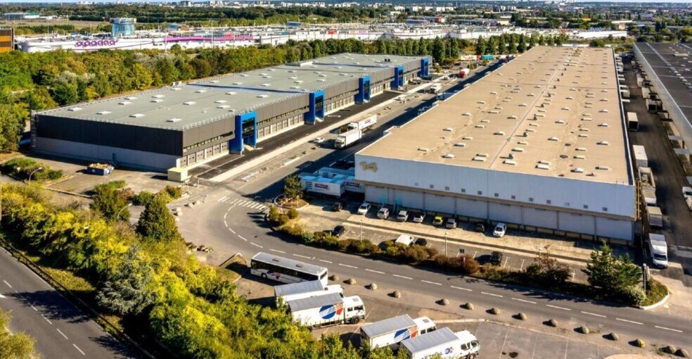 Industrial in Aulnay-sous-Bois for lease - Aerial - Image 1 of 4