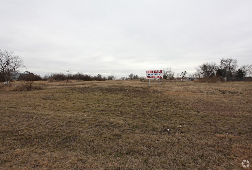 6241 Sarah Lee Dr, Dallas, TX for sale - Building Photo - Image 2 of 2