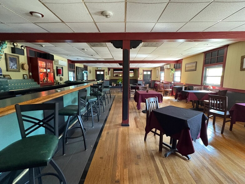 5200 Franklintown Rd, Gwynn Oak, MD for lease - Interior Photo - Image 2 of 34
