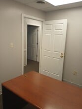 1520 Rock Run Dr, Crest Hill, IL for lease Interior Photo- Image 2 of 2