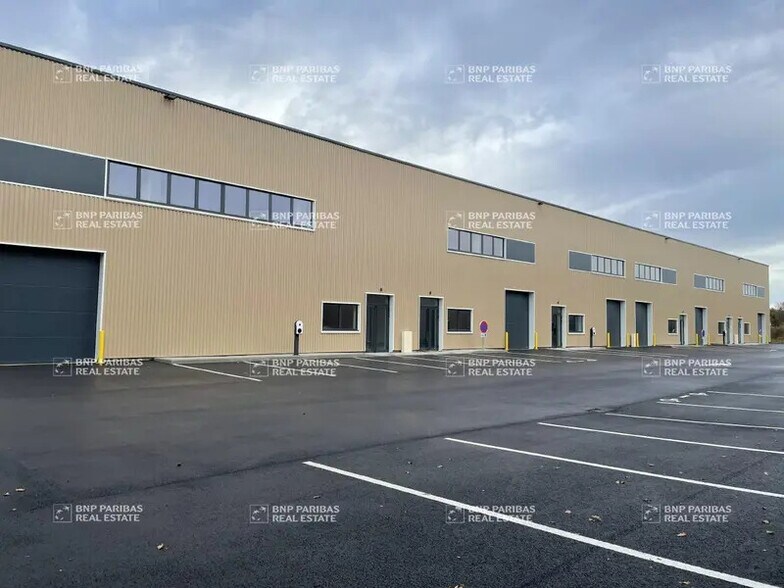 Flex in Carquefou for lease - Building Photo - Image 2 of 7