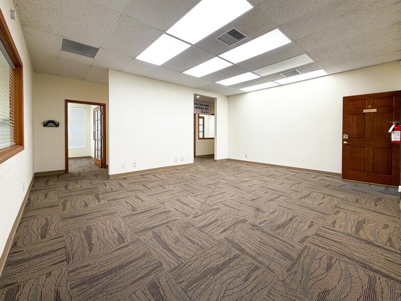 15371 Bonanza Rd, Victorville, CA for lease - Interior Photo - Image 2 of 7