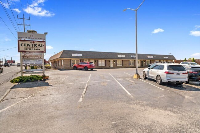Plus de détails pour 5803-5805 Lee Hwy, Chattanooga, TN - Bureau à vendre
