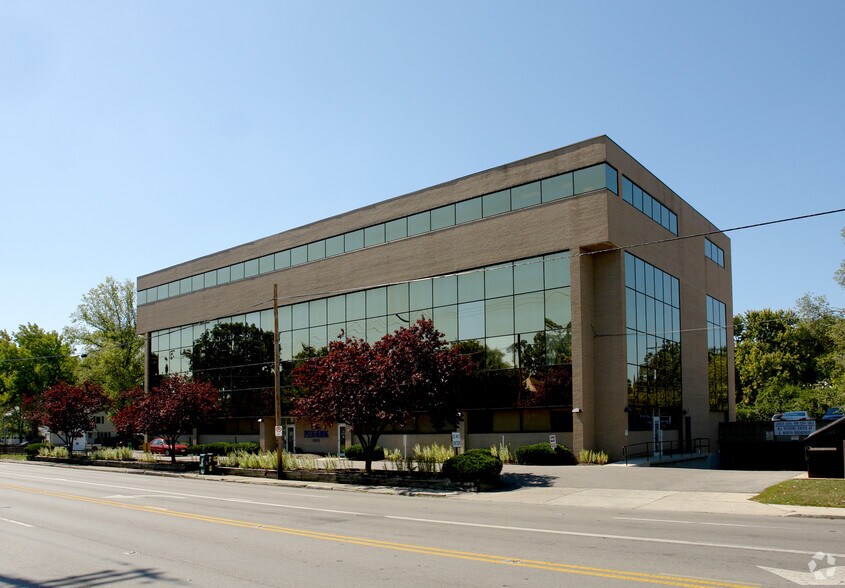 510 E North Broadway St, Columbus, OH à louer - Photo du bâtiment - Image 3 de 5