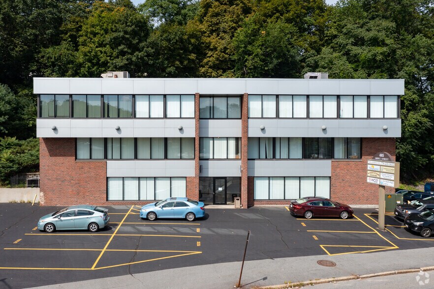 405 Grove St, Worcester, MA à louer - Photo du bâtiment - Image 3 de 6