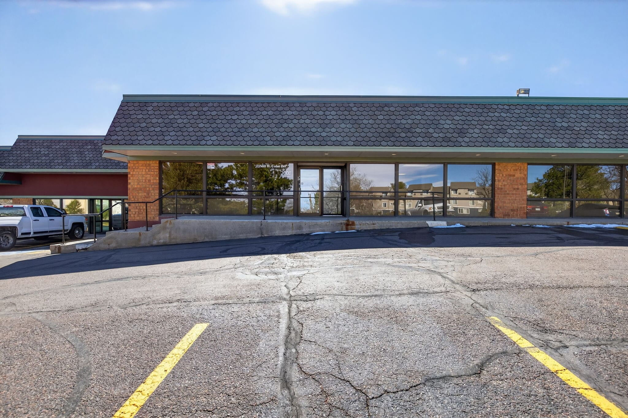 12860 W Cedar Dr, Lakewood, CO à louer Photo intérieure- Image 1 de 13