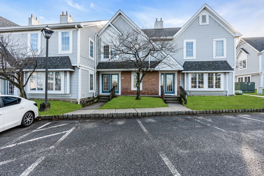 1 Bethany Rd, Hazlet, NJ à louer - Photo du bâtiment - Image 2 de 24