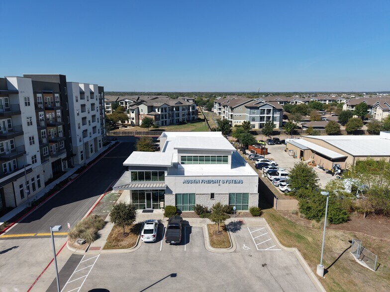11300 S Interstate 35, Austin, TX à louer - Photo du bâtiment - Image 2 de 5