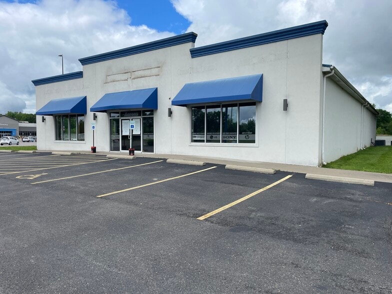 60 Niemann Ln, Murphysboro, IL for sale - Building Photo - Image 2 of 10