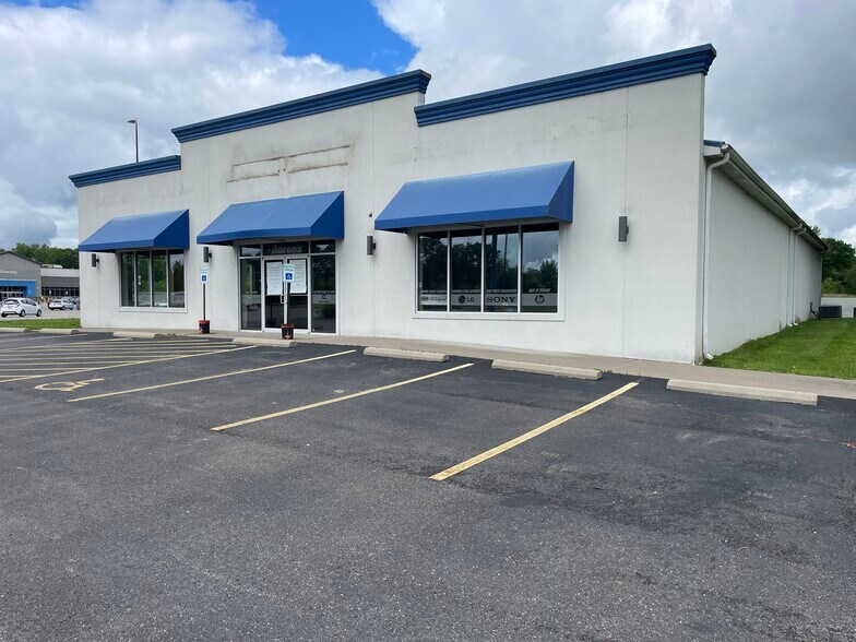 60 Niemann Ln, Murphysboro, IL à vendre - Photo du bâtiment - Image 2 de 10