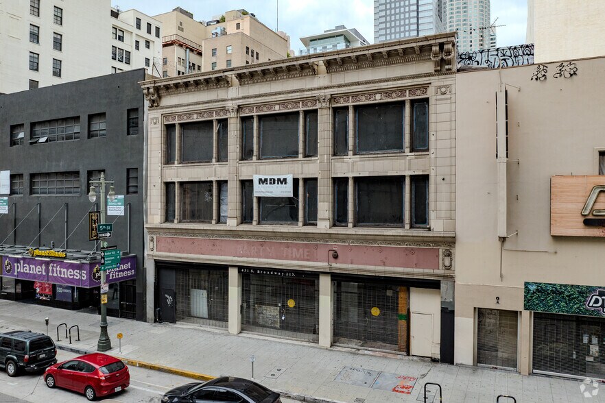 431 S Broadway, Los Angeles, CA à louer - Photo du bâtiment - Image 2 de 19