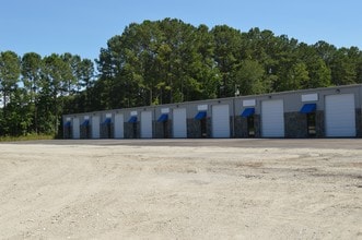 305 Blue Creek School Rd, Jacksonville, NC à louer Photo du bâtiment- Image 1 de 1