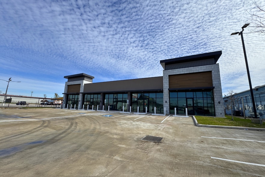 851 Federal Rd, Houston, TX à louer - Photo du bâtiment - Image 3 de 11