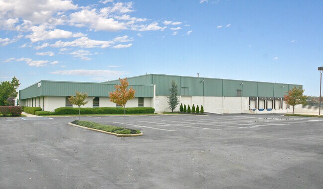 Plus de détails pour 2079 Center Square Rd, Logan Township, NJ - Industriel à louer