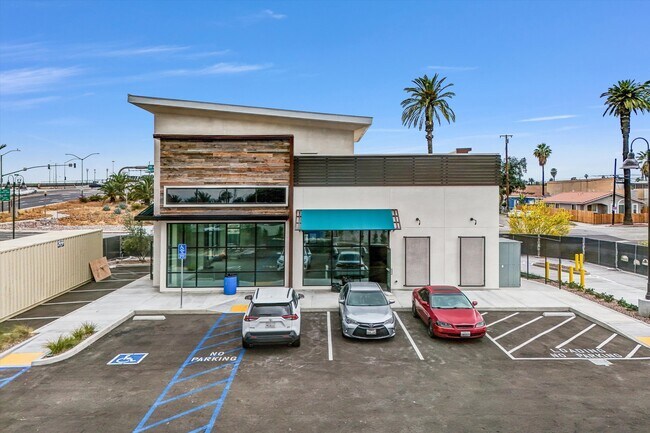 Plus de détails pour 539 N H St, San Bernardino, CA - Commerce de détail à vendre