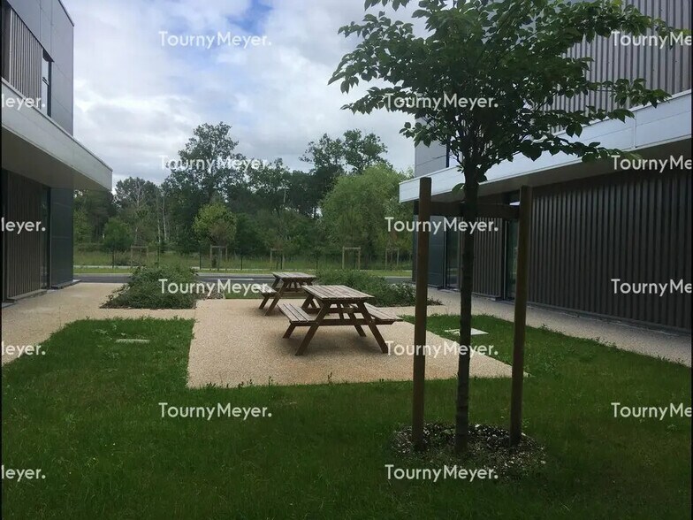 Flex dans Mérignac à louer - Photo du bâtiment - Image 2 de 6