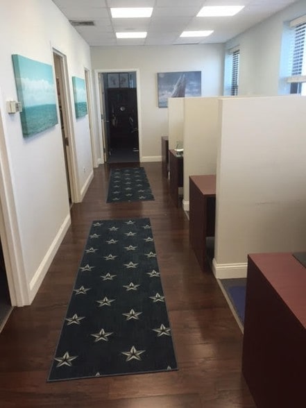 330 Sunrise Hwy, Rockville Centre, NY for lease - Interior Photo - Image 2 of 14