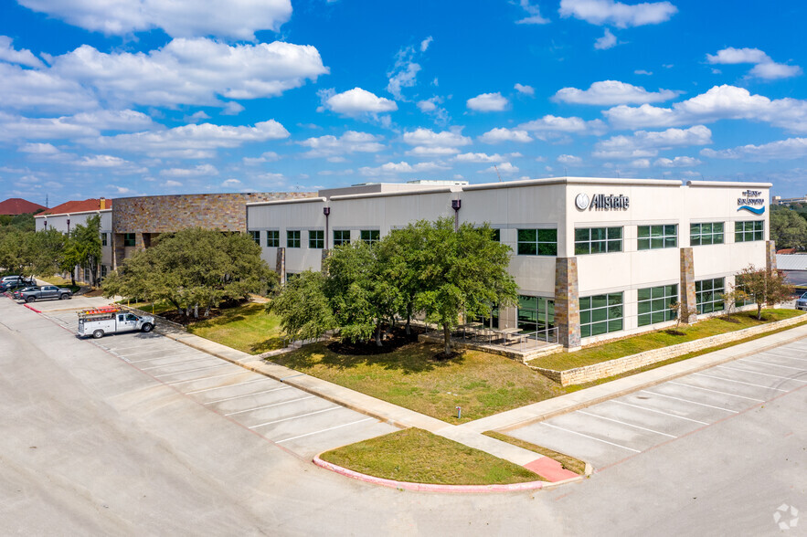 227 N Loop 1604 E, San Antonio, TX à louer - Photo du bâtiment - Image 2 de 9