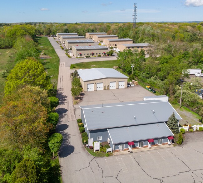 Plus de détails pour 376 Dry Bridge Rd, North Kingstown, RI - Industriel à vendre