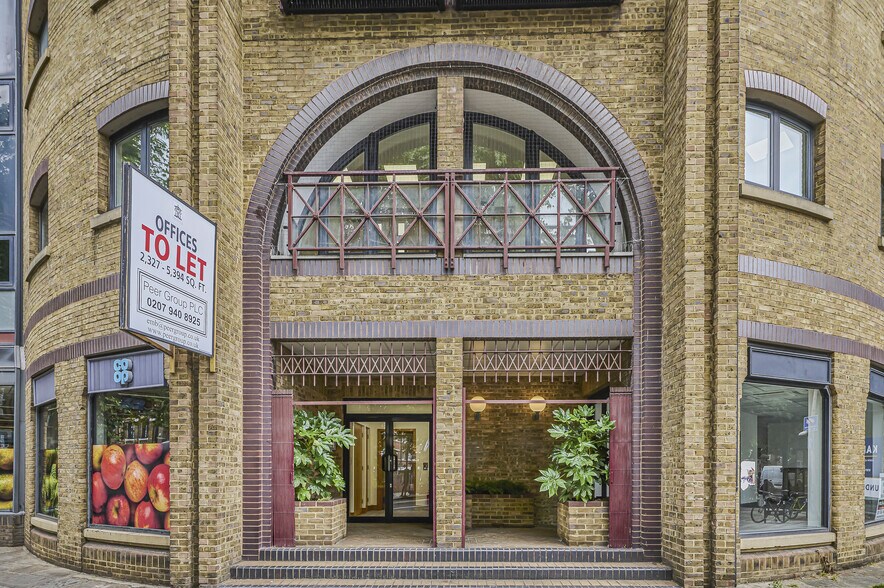 1 Mill St, Londres à louer - Photo du bâtiment - Image 2 de 8