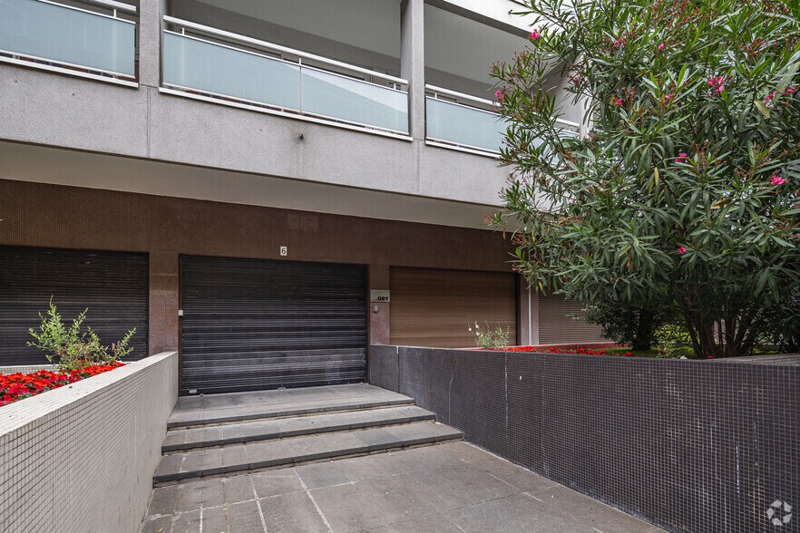 6-8 Rue Du Général Camou, Paris à vendre - Photo du bâtiment - Image 3 de 12