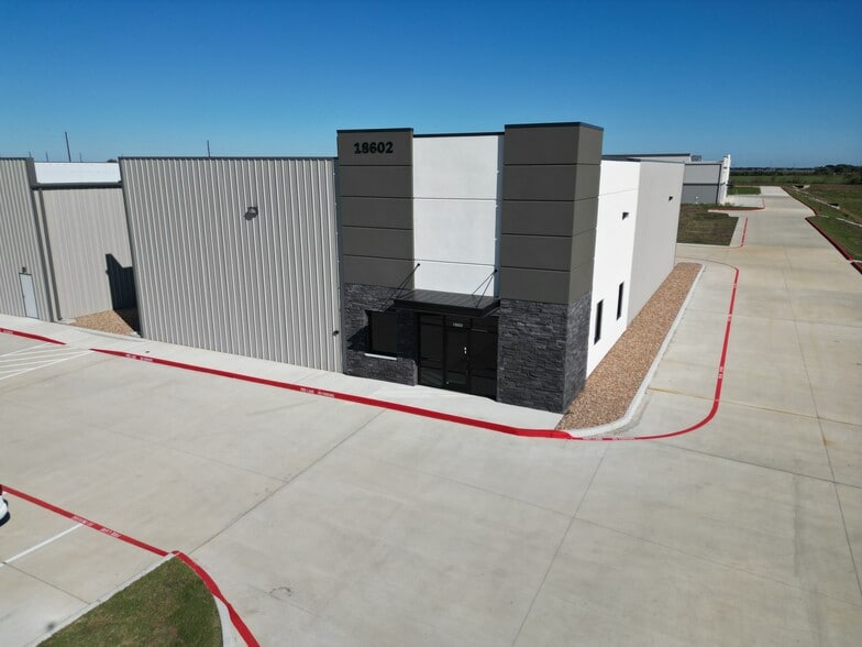 18640 Kermier Rd, Hockley, TX for sale - Building Photo - Image 1 of 5