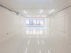 4701 Van Dam St, Long Island City, NY for lease Building Photo- Image 1 of 10
