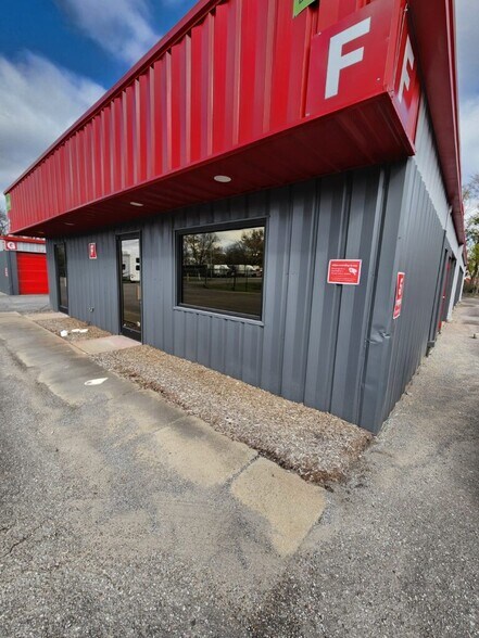 813 N Broadway, Portland, TN à louer - Photo du bâtiment - Image 3 de 13