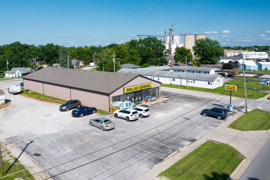 400 W Walnut St, Watseka, IL for sale - Building Photo - Image 3 of 8