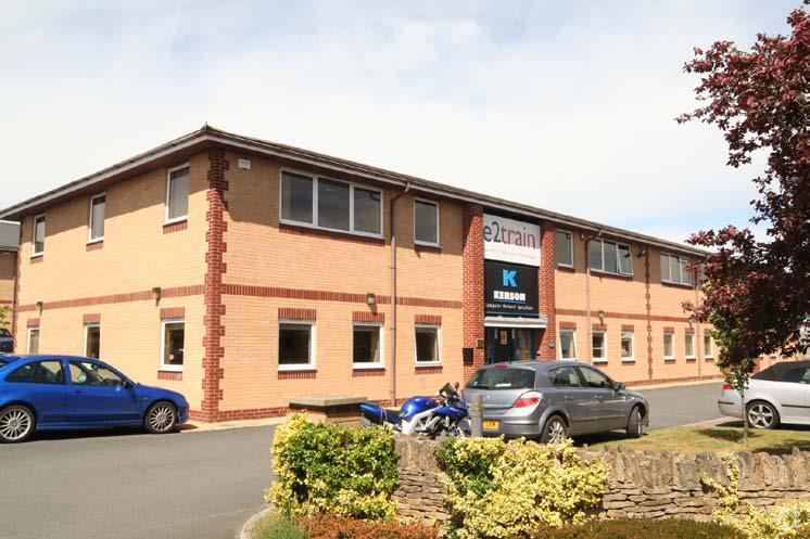 101-104 Love Ln, Cirencester for lease - Building Photo - Image 2 of 21