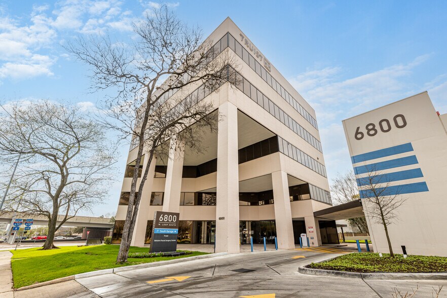 4747 Bellaire Blvd, Bellaire, TX à louer - Photo du bâtiment - Image 2 de 13