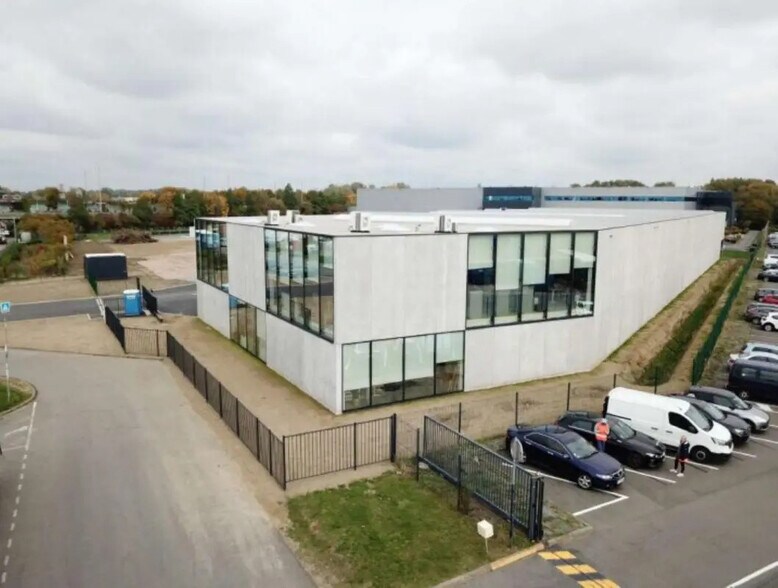 Office in Marquette-lez-Lille for lease - Building Photo - Image 2 of 7