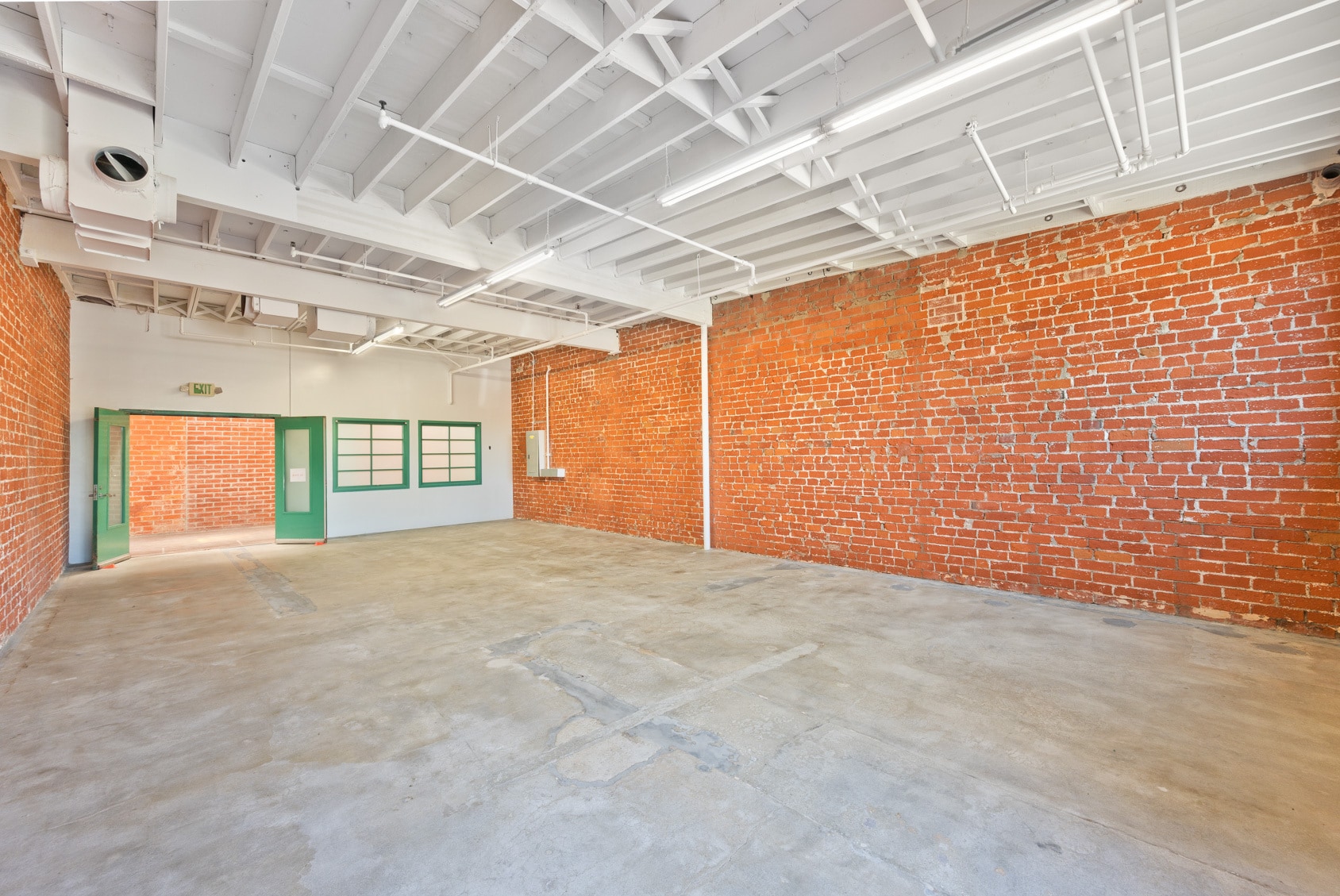 2440 S Sepulveda Blvd, Los Angeles, CA à louer Photo intérieure- Image 1 de 4