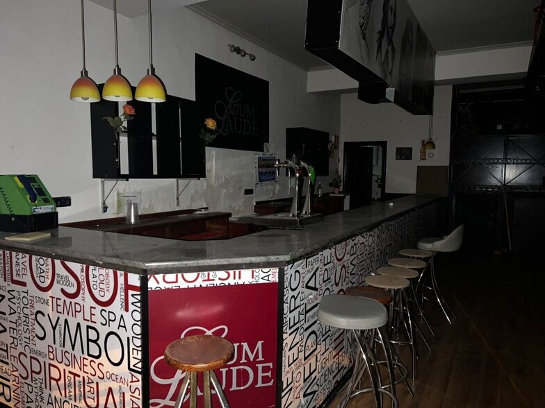 Retail in Ponferrada, León for sale - Building Photo - Image 2 of 6