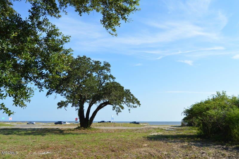 1598 E Beach Blvd, Pass Christian, MS à vendre - Photo du bâtiment - Image 2 de 8