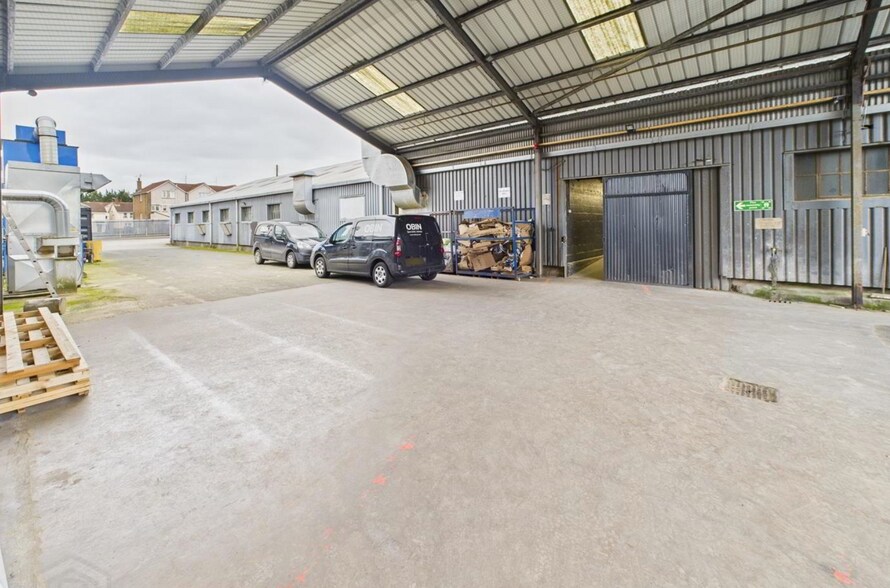 169-173 Obins Street, Craigavon à louer - Photo du bâtiment - Image 2 de 5