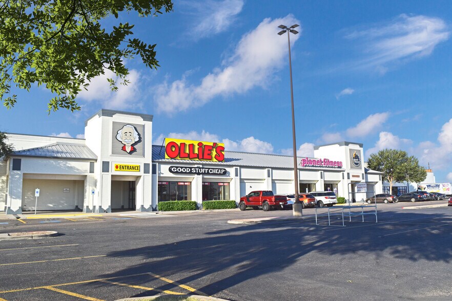 5002 34th St, Lubbock, TX à louer - Photo du bâtiment - Image 1 de 15