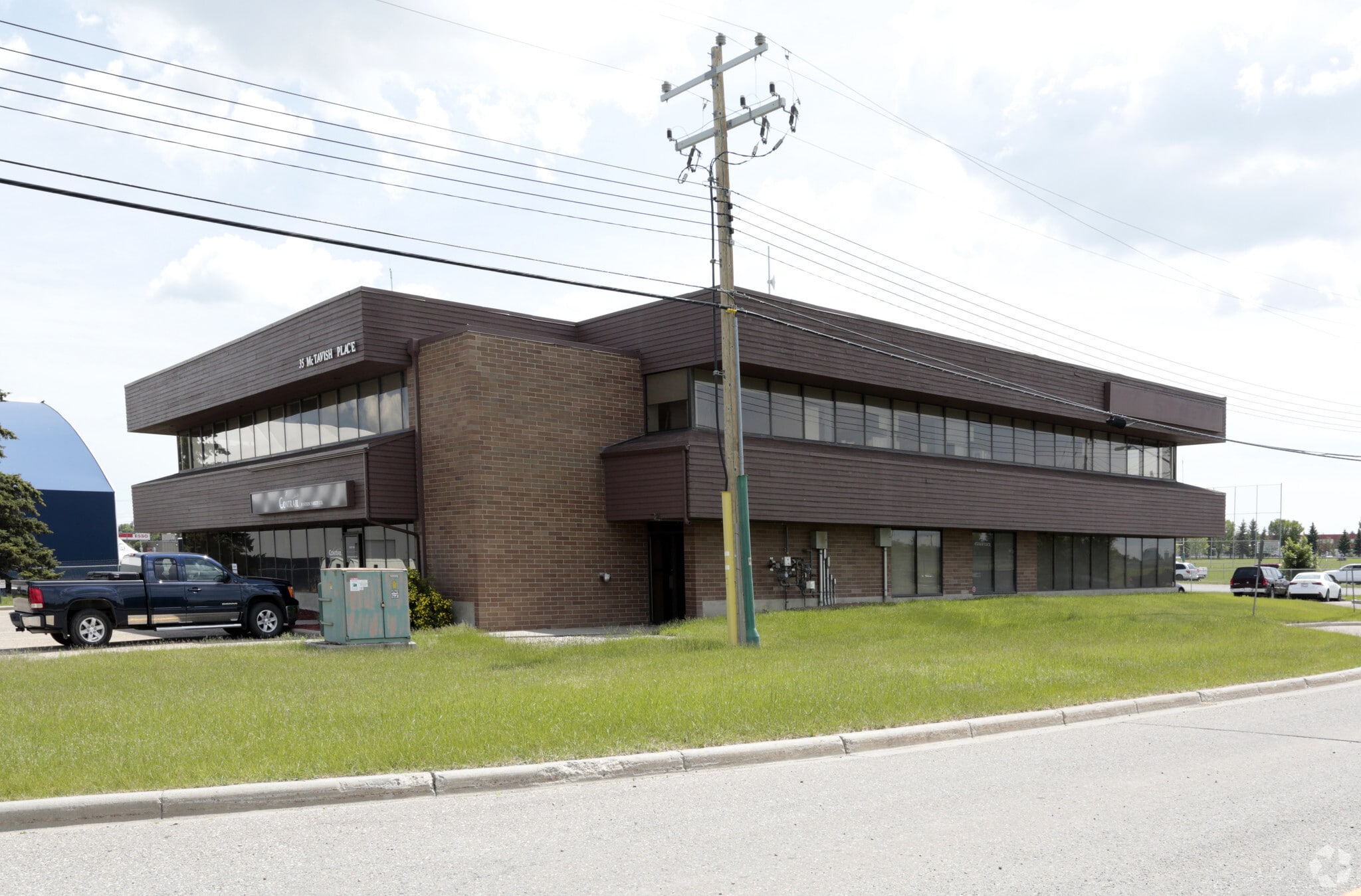 35 McTavish Pl NE, Calgary, AB for sale Primary Photo- Image 1 of 1