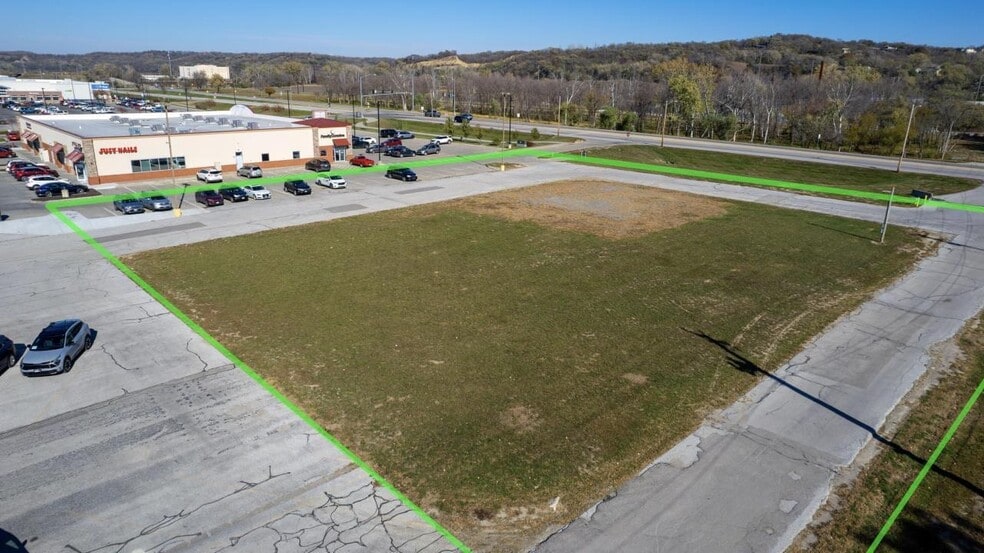 1702 N 16th St, Council Bluffs, IA for sale - Aerial - Image 3 of 13