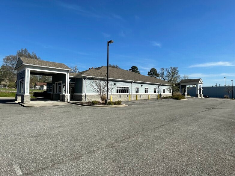 2017 Quintard Ave, Anniston, AL à vendre - Photo du bâtiment - Image 3 de 7