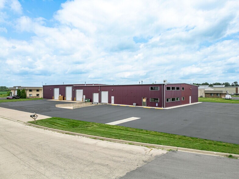 525 Chippewa Rd, Harvard, IL à vendre - Photo du bâtiment - Image 3 de 5