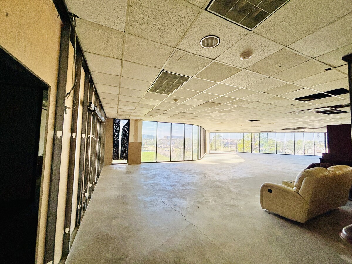 6100 Corporate Dr, Houston, TX 77036 - Unit 366 - - Interior Photo - Image 2 of 6