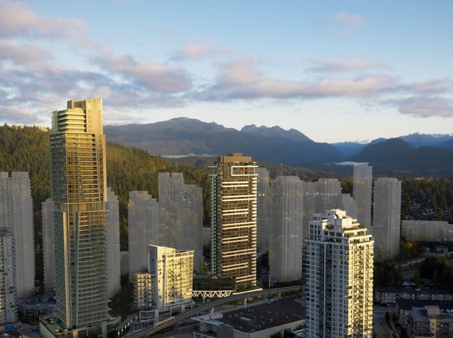 Plus de détails pour 612 Elmwood St, Coquitlam, BC - Multi-résidentiel à vendre