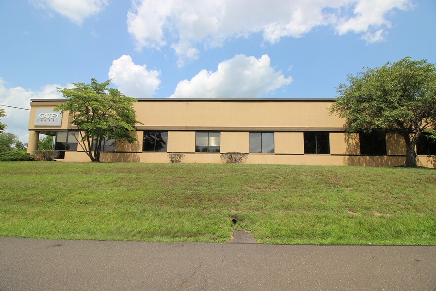 455 Maryland Dr, Fort Washington, PA for sale - Building Photo - Image 2 of 53