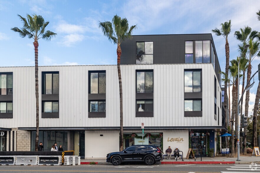 1645 Abbot Kinney Blvd, Venice, CA à louer - Photo du bâtiment - Image 3 de 5