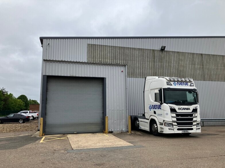 10 West St, Long Sutton à louer - Photo du bâtiment - Image 3 de 4