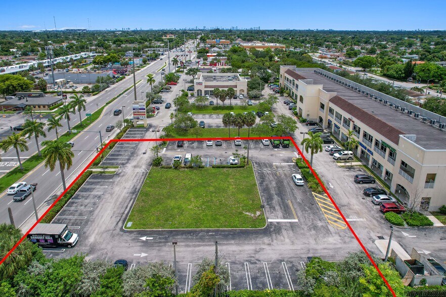 4880-4898 NW 183rd - Outparcel st, Miami Gardens, FL à louer - Photo du bâtiment - Image 3 de 13