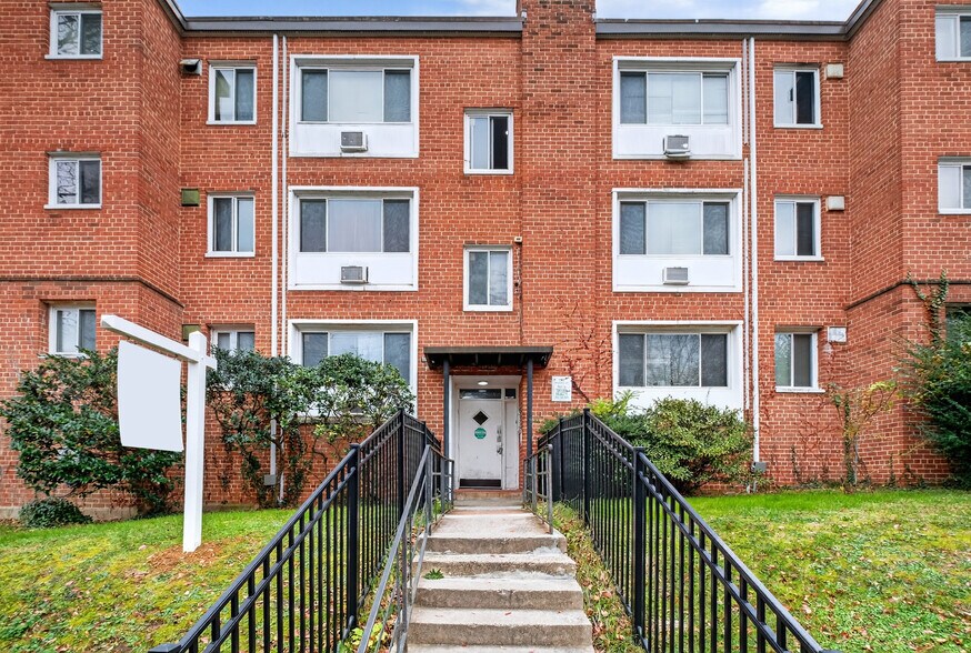 2901 Gainesville St SE, Washington, DC à vendre - Photo du bâtiment - Image 2 de 21